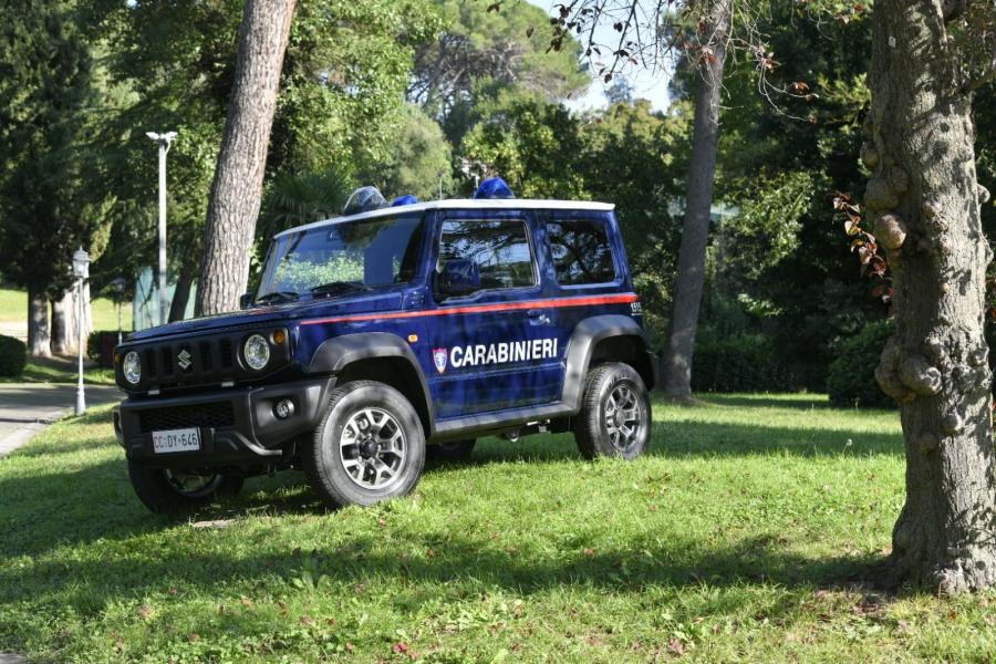  Suzuki Jimny Carabibieri 2019 года  (IT) (фото 2 из 4)